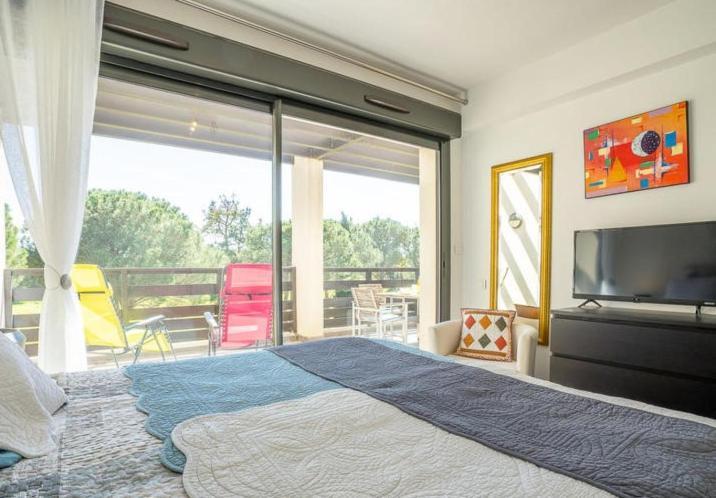 Vert Paradis - Vue Apaisante Sur Golf, Pins Parasols, 2E Etage - 80 M2 Dont Terrasse Avec Pergola, 2 Chambres, 3Et Iles, 3 Clim, Wifi - Piscine, Parking Et Park A Velos, Ascenseur - En Option Linge, Menage - Pistes Cyclables, Mer A Proximite Saint-Cyprien  Ngoại thất bức ảnh